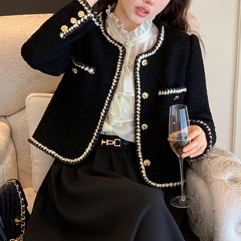 Cardigan Feminino Tweed Forrado, cardigan feminino, cardigan feminino de lã, cardigan feminino lã, cardigan preto feminino, cardigan curto feminino, cardigan elegante feminino, cardigan feminino curto elegante, Cardigan Feminino Curto Forrado, cardigan feminino elegante, cardigan feminino elegante curto, cardigan feminino forrado, cardigan feminino forrado curto, cardigan feminino social, cardigan feminino tweed, cardigan tweed feminino. - www.mulherinova.com